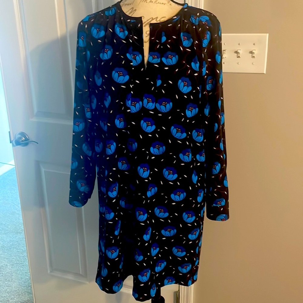 Loft dress - worn 2x - in great shape